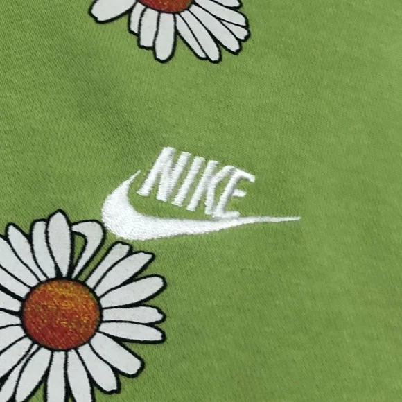 Nike Daisy Flower AOP Hoodie - Picture 2 of 7